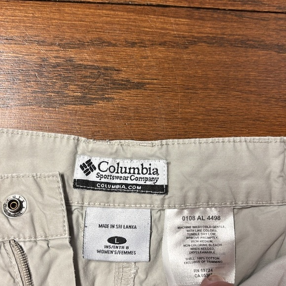 Ladies Columbia Sportswear Khaki Shorts Size Large - Picture 2 of 7